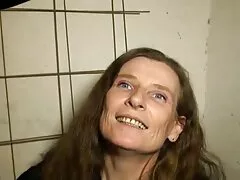 Chica asiática sexy se la follan duro en doggystyle