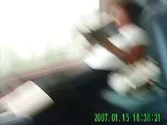 Sexo extraño en pantimedias con la entrepierna arrancada