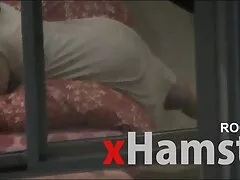 Big Tit MOM ataca a un adolescente del vecindario