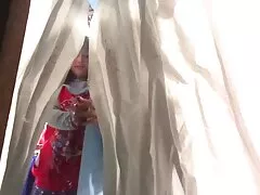 Latina sexy es follada en el coche