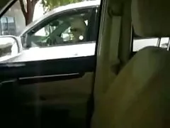Profesor enojado lo obliga a obedecer