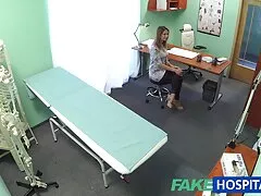 Pobre ama de casa brutalmente follada por el ladrón