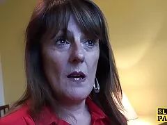 Chica asiática Force para follar a su tío por 2 ladrones