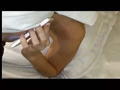 Mamá sucia seduce y folla al novio de su hija