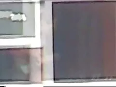 Travieso adolescente lucha con gran polla negra