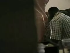 Recompensa sexual para hermanas Novio por arreglar computadora