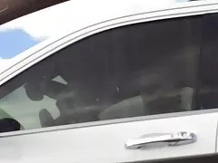 Niño entró al baño en un momento muy equivocado