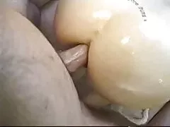 Novia virgen llora durante la primera cogida