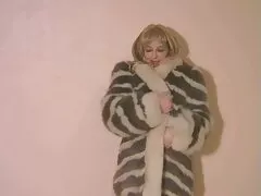 Psycho Ex se cuela en la habitación de las bellezas durmientes