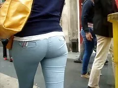 Nena tetona caliente es follada duro por su novio
