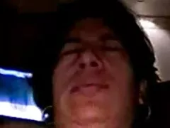 Chico travieso con sus amigos follan a la señora de la limpieza