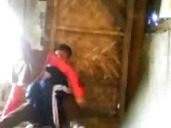 Los nativos africanos dieron una bienvenida inolvidable al nuevo miembro de la tribu