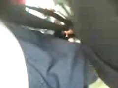 Los padrinos de boda atacan a esta nueva novia y la destruyen
