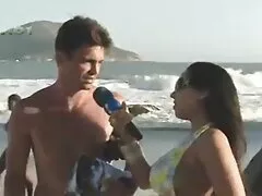Joven colegiala invita en secreto a su hermana novio a su dormitorio
