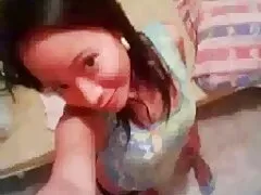 Cámara oculta pilla a compañeros de cuarto follando